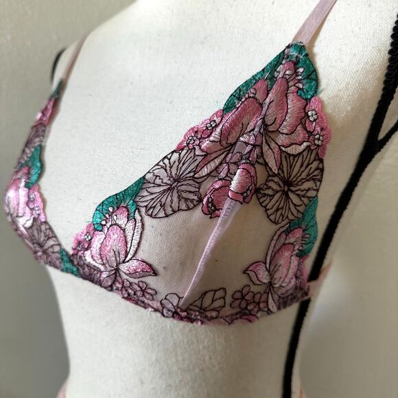 NWOT Pink Lace Floral Embroidery 3 Piece Lingerie Set Womens Sz S Sheer Bralette - Picture 5 of 10